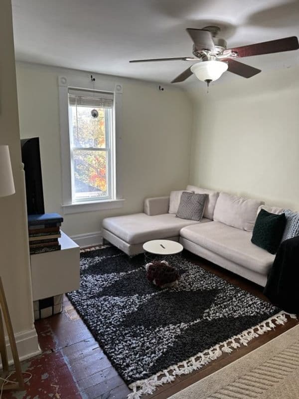  SPACIOUS FIVE BEDROOM  HOUSE - for SEPTEMBER 2027 LEASE