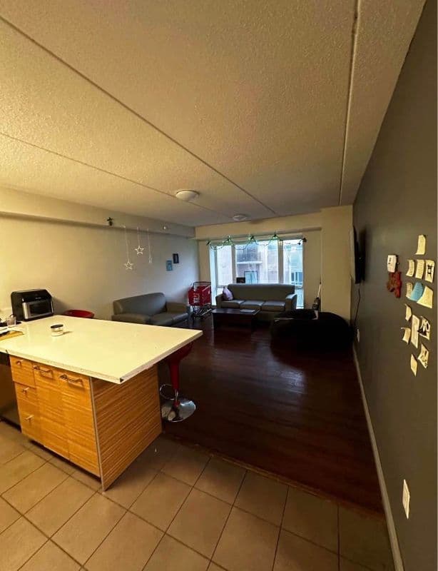 Bedroom and Private Bathroom