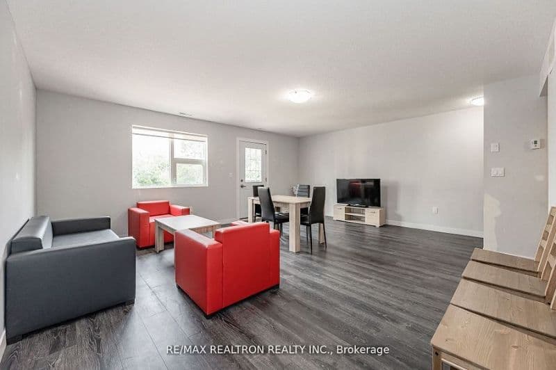 Spacious 3 person townhouse 