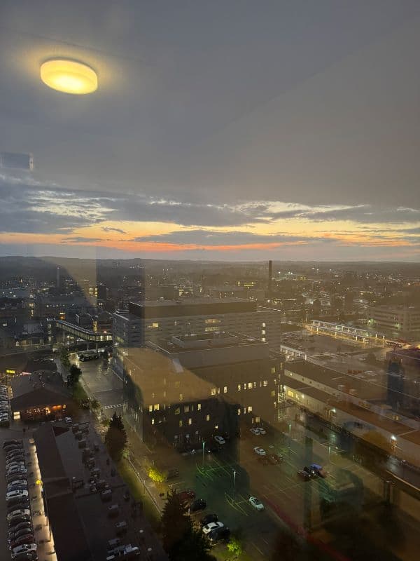 Top floor ensuite room Elora House - lease transfer