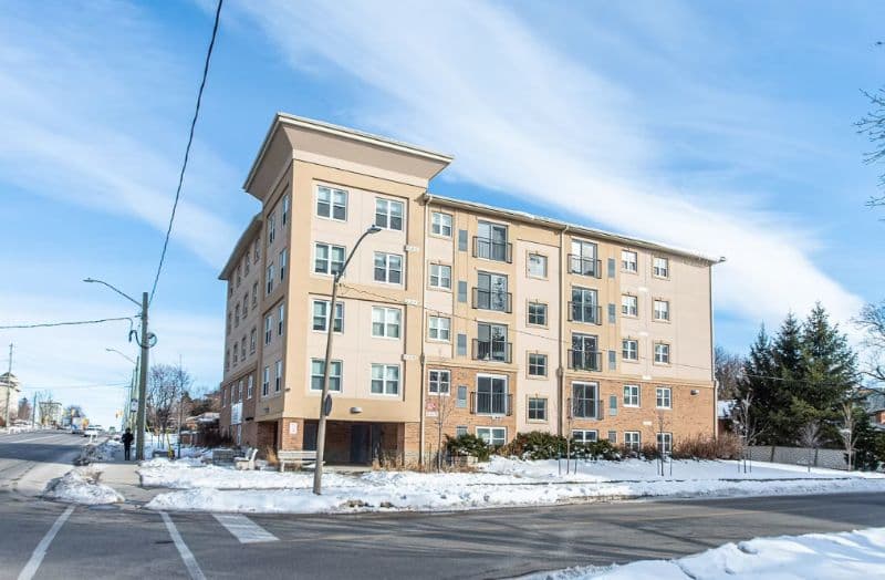 LOOKING FOR GROUPS OF 2-3 Cozy and Spacious Lester Apartment