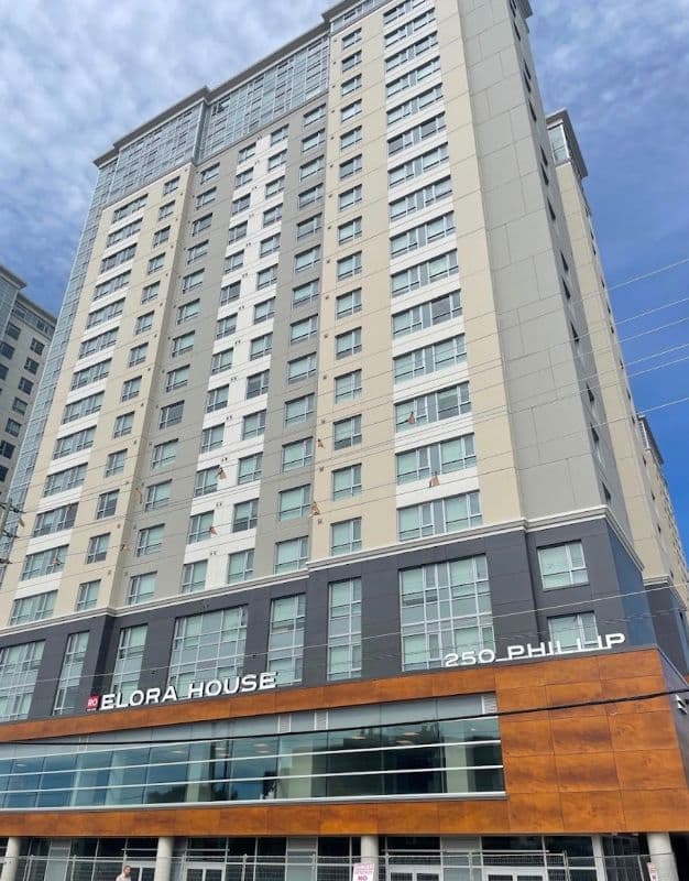 Spacious 1 Bedroom Elora House Apartment 