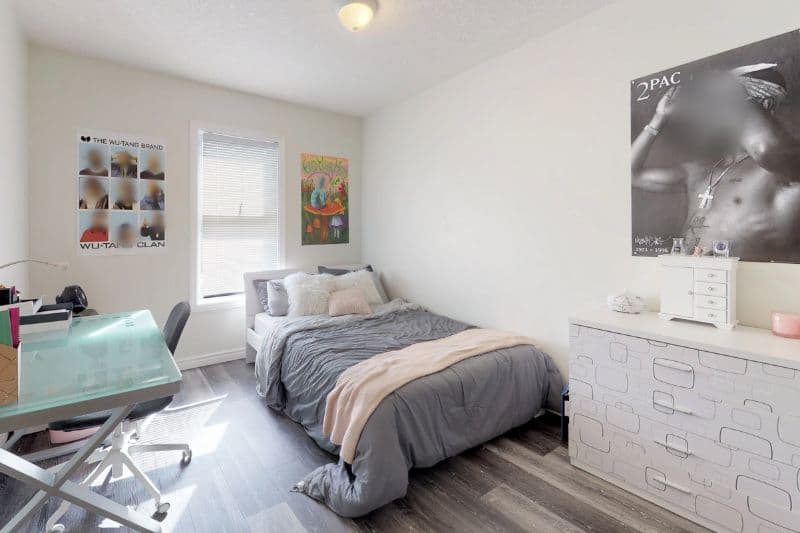 Girls-Only Student Apartment | 2 Rooms Available Near WLU