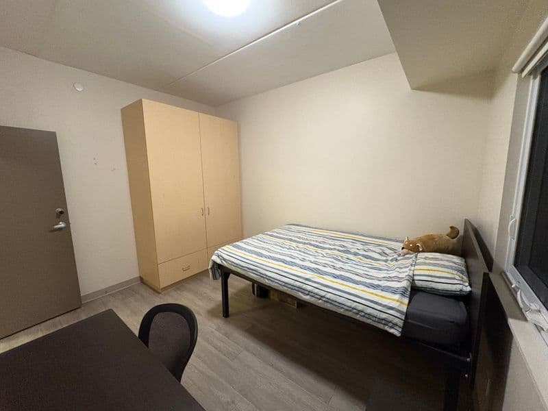 [NEGOTIABLE] 1-bedroom, 1-bathroom WCRI Fenwick Single Room