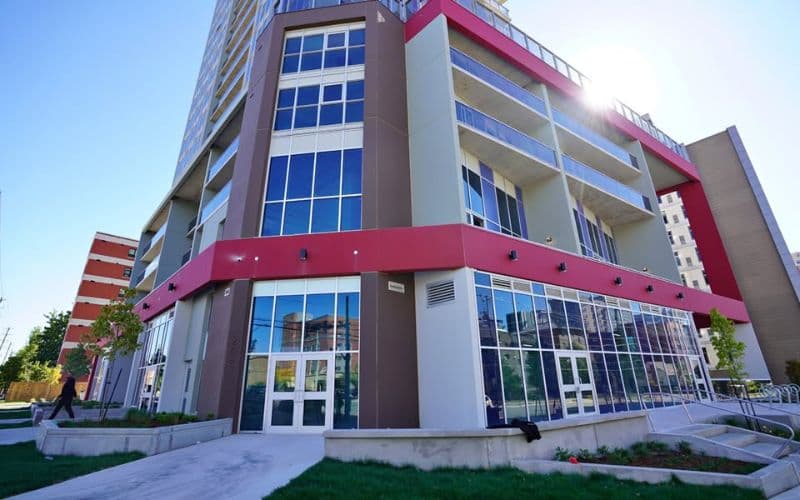 1 bedroom available in 2B1B